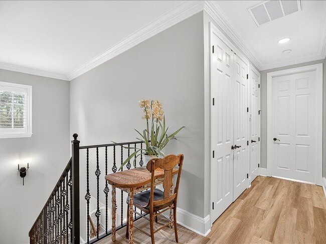 Building Photo - 3161 Club Dr