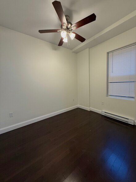 Building Photo - 47 Charter St