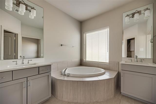 Building Photo - 2761 Troutt Dr
