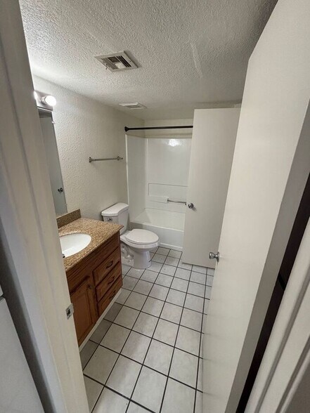 Building Photo - 1201 S McClintock Dr