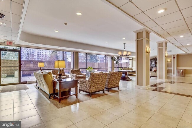 Building Photo - 6800 Fleetwood Rd