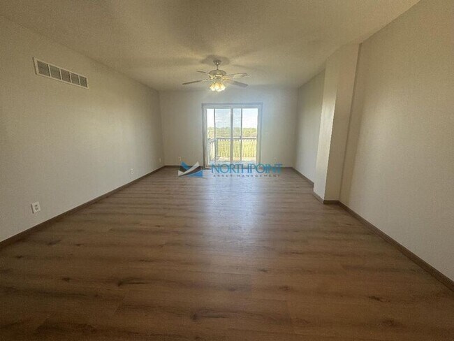 Building Photo - 1302 Hollyhock Dr