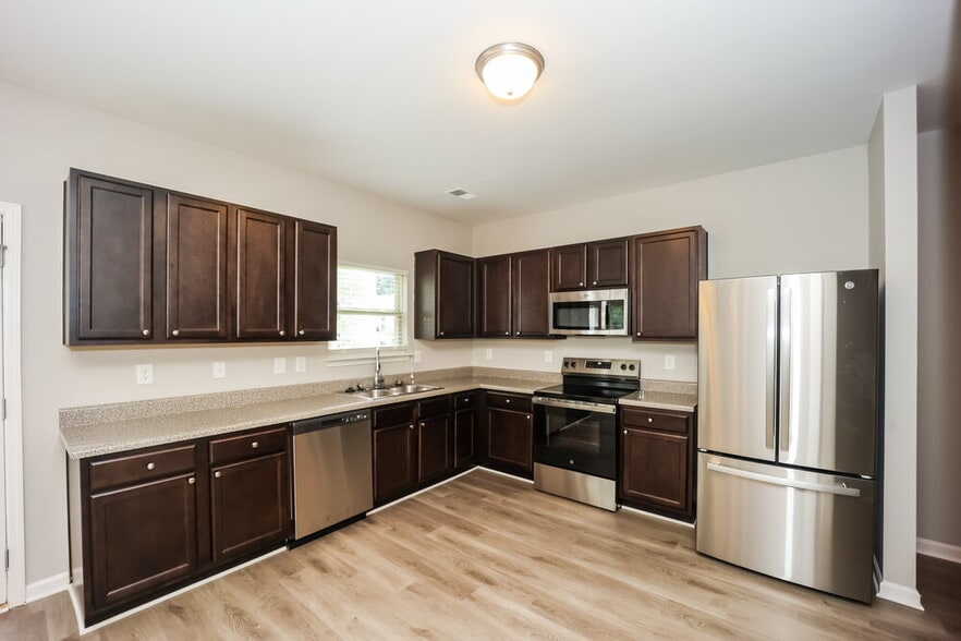 Building Photo - 7 Southwind Cir