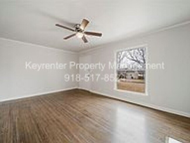 Building Photo - Updated 2 Bed 1 Bath Rental Home Tulsa
