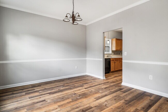 Building Photo - 82 Brookvalley Ct W