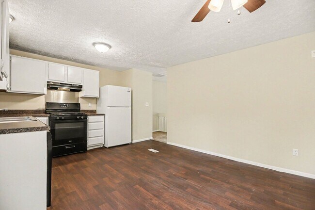 Building Photo - 1380 Muirfield Dr