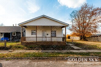 Building Photo - 2915 S Vine St