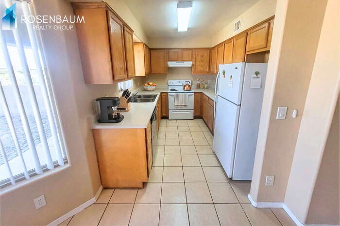 Building Photo - 15547 S Moon Valley Rd