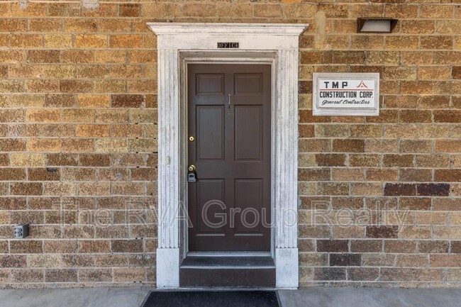 Building Photo - 3807 Woodlawn St