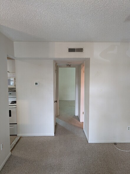 Building Photo - 527 S Lincoln Ave