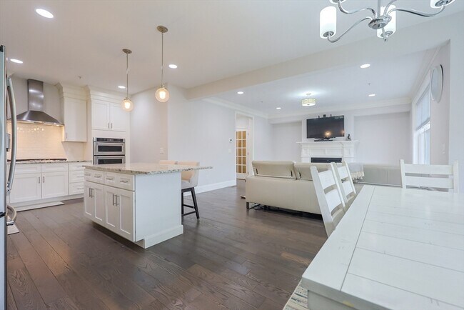 Building Photo - 8 Riverstone Way