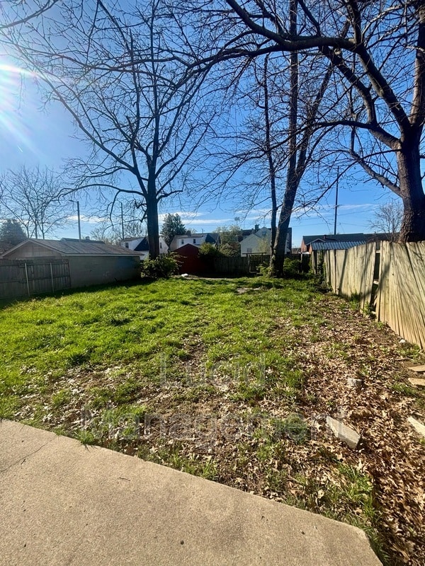 Building Photo - 1214 Dresden Ave