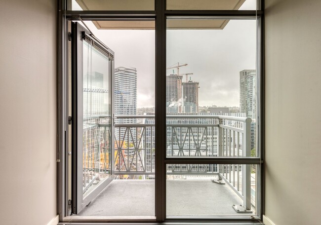 Building Photo - Cosmopolitan Condominiums ~ South Lake Union