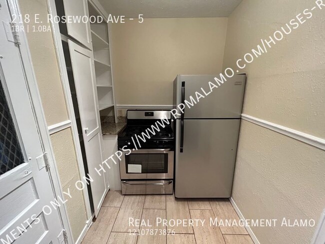 Building Photo - 218 E Rosewood Ave