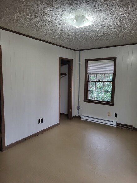 Building Photo - 1412 Deck Hill Rd