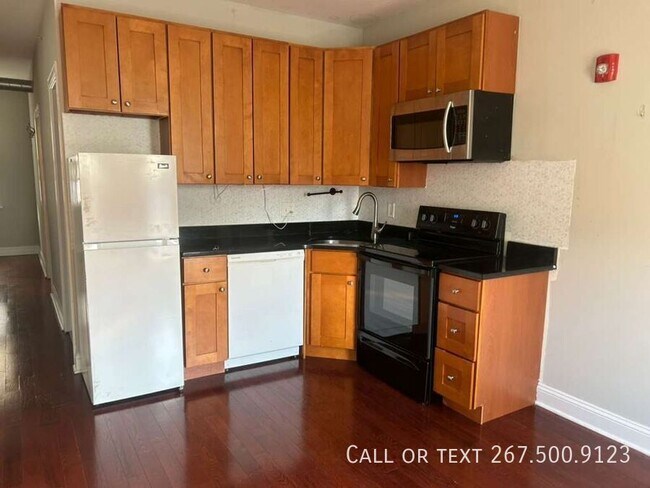 Building Photo - 1613 Frankford Ave