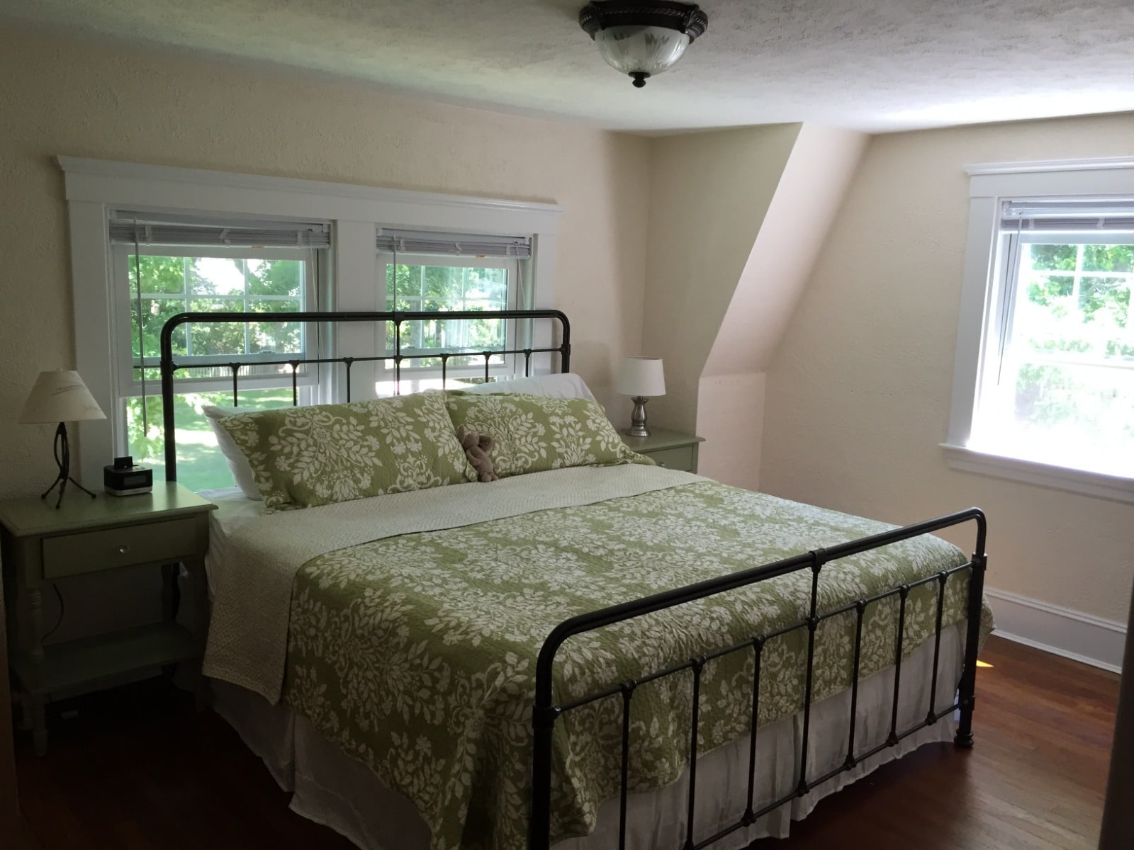 Building Photo - 43 Pin Oak Way