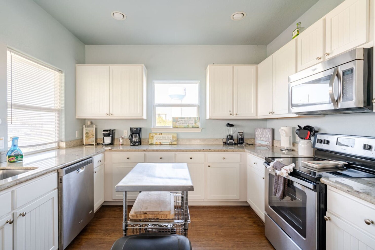 Building Photo - 948 Kahla Dr