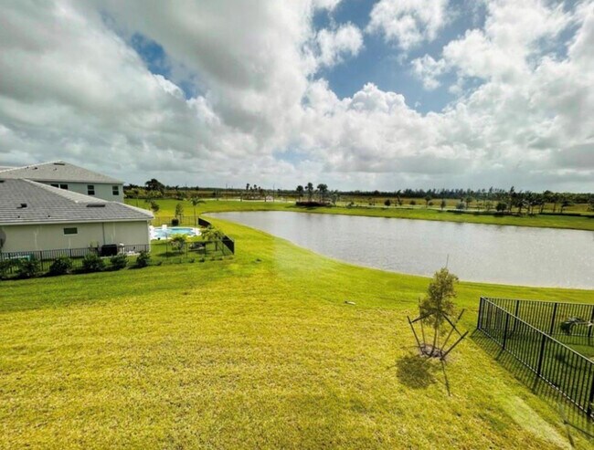 Building Photo - 5199 Liberty Ln