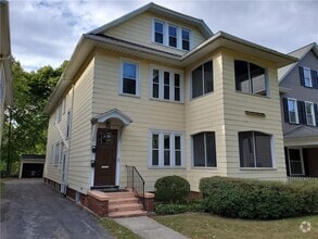 Building Photo - 325 Field St