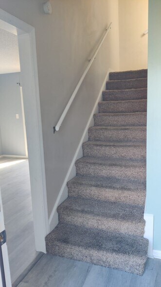 Building Photo - 2925 Carriage Row Ln