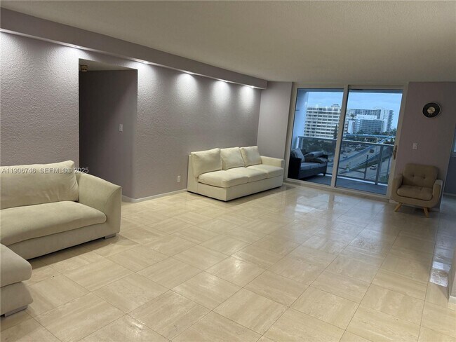 Building Photo - 1880 S Ocean Dr