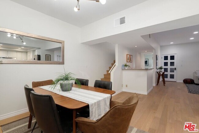 Building Photo - 848 Lincoln Blvd