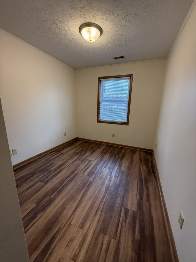 Building Photo - 25 W Collins St