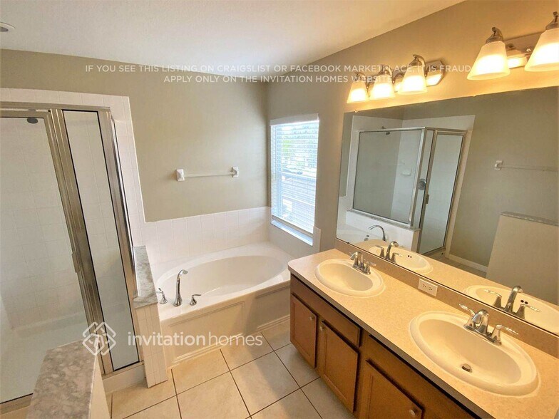 Building Photo - 7530 Maroon Peak Dr