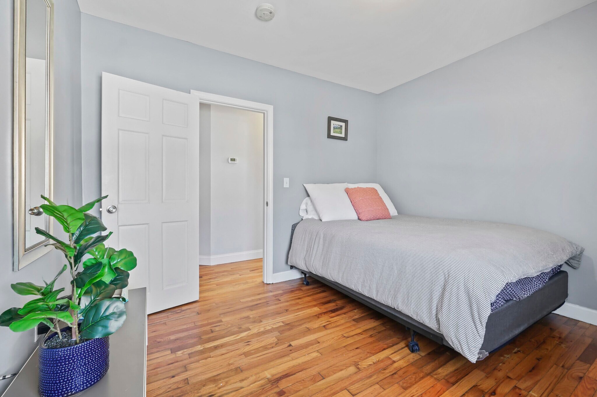 Building Photo - 372 Broadway