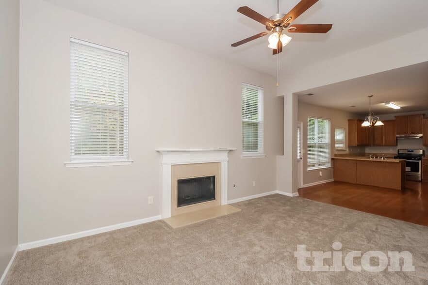 Building Photo - 46 Crescent Woode Way