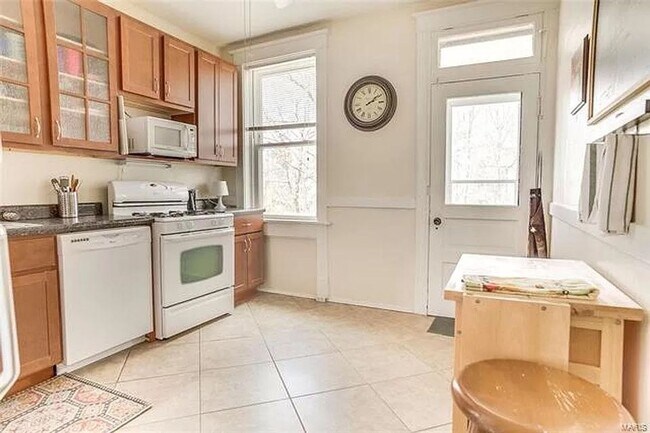 Building Photo - 6927 Garner Ave