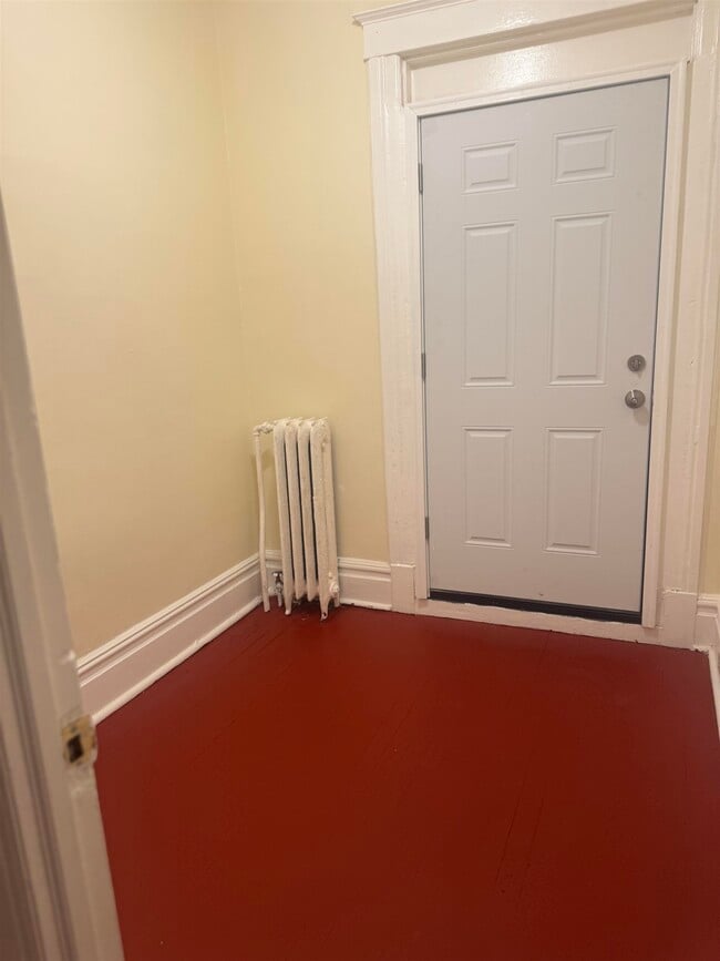 Building Photo - 239 Bayview Ave