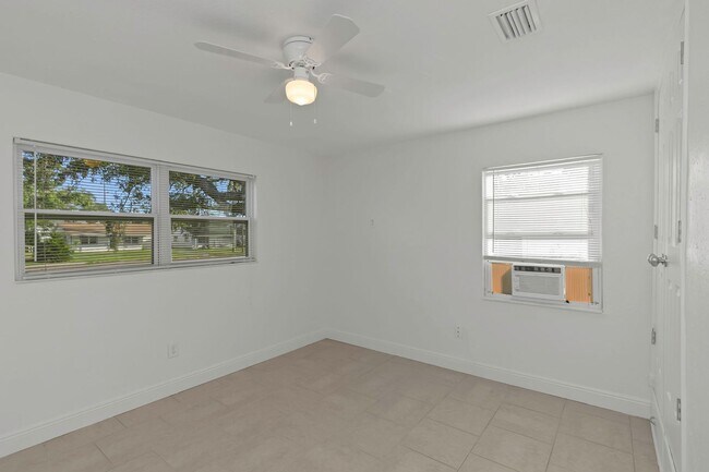 Building Photo - 5148 Tampa Bay Growth Fund 2 LLC