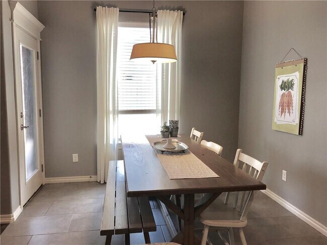 Building Photo - 3317 Lakeshire Ridge Way