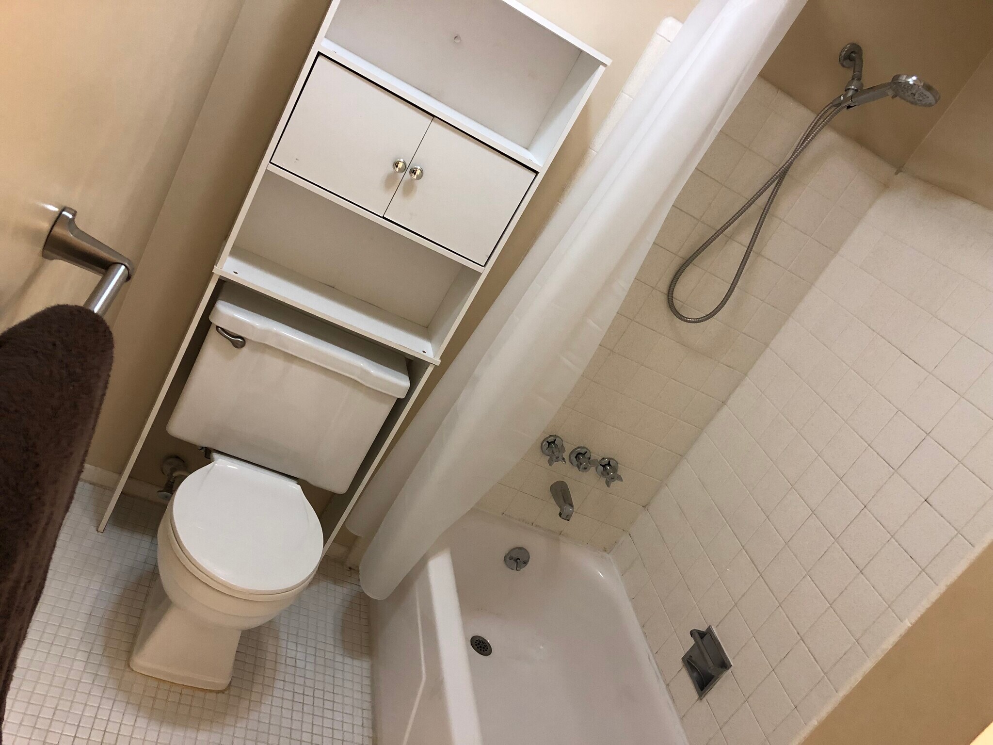 Upstairs bathroom with sink, bath tub and toilet - 8328 Karam Blvd