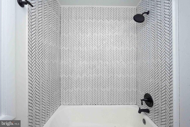 Building Photo - 8 Kennedy St