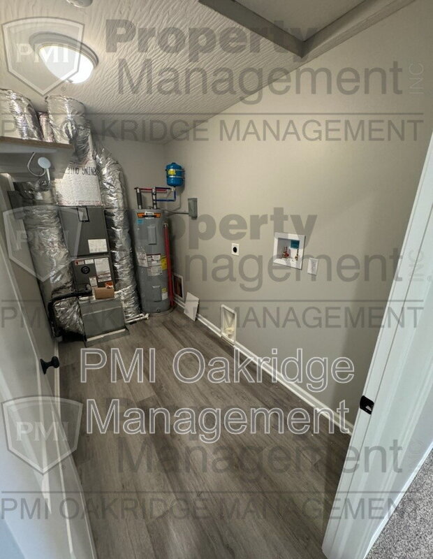 Building Photo - 241 Bruns Dr