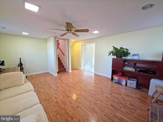 Building Photo - 200 Hardy Pl