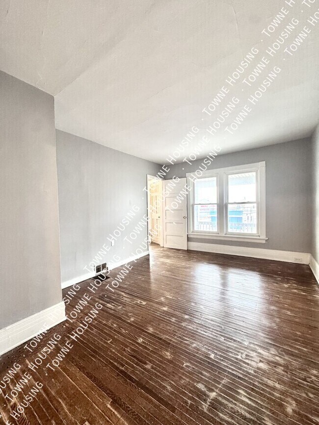 Building Photo - 339 Hampshire St