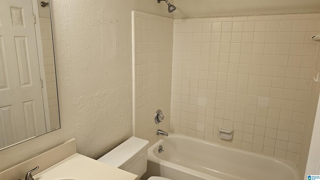 Building Photo - 3028 Old Stone Dr