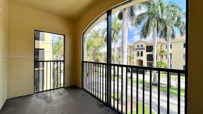 Building Photo - 3019 Alcazar Pl