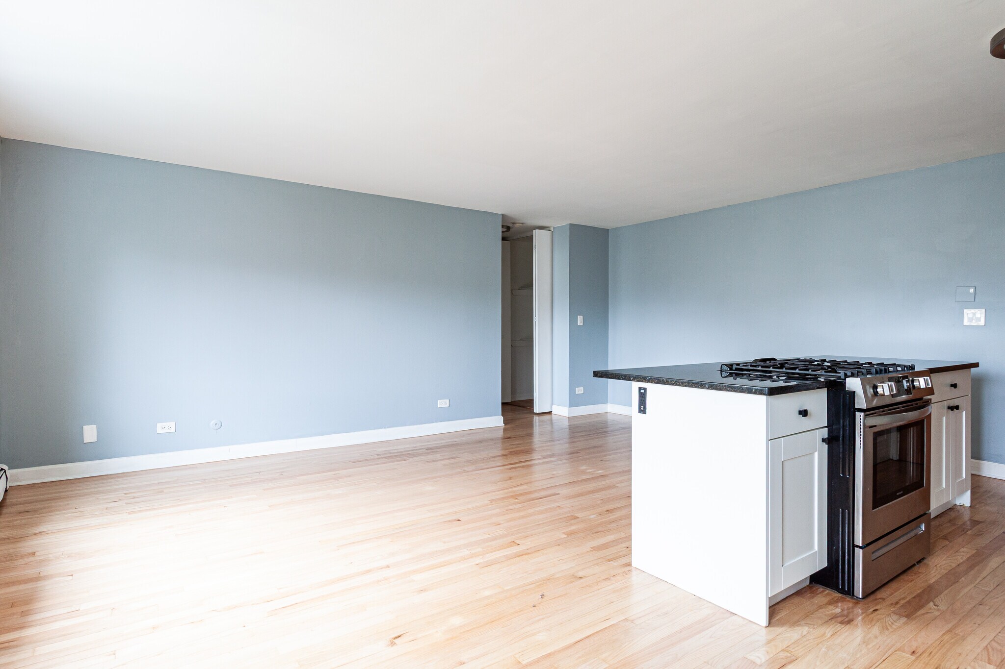 Building Photo - 655 W Grace St