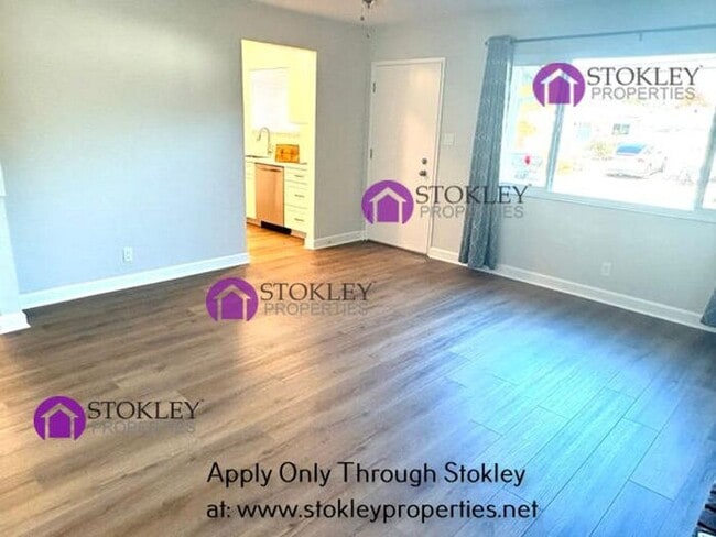 Building Photo - 1875 Queens Rd