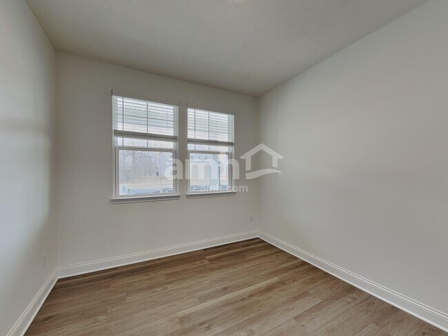 Building Photo - 216 Deanscroft Dr