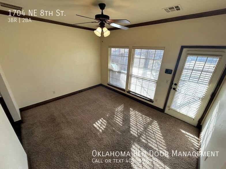 Building Photo - 1704 NE 8th St