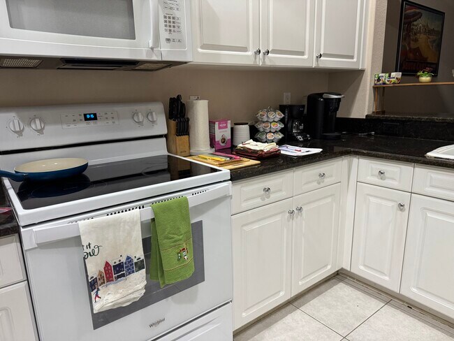 Building Photo - 8578 Ibis Cove Cir