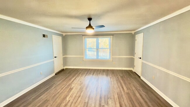 Building Photo - 12380 Fox Lair Dr