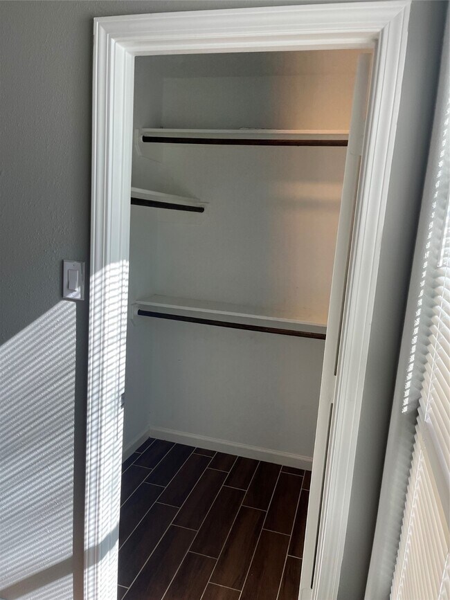 Building Photo - 18222 Bonnie Alice Dr