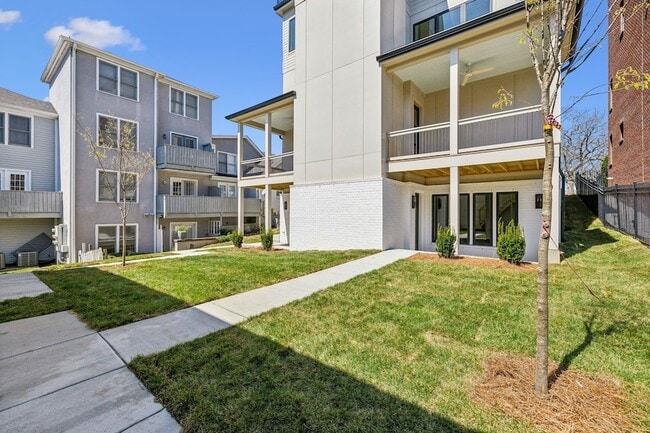 Building Photo - 3135 Parthenon Ave